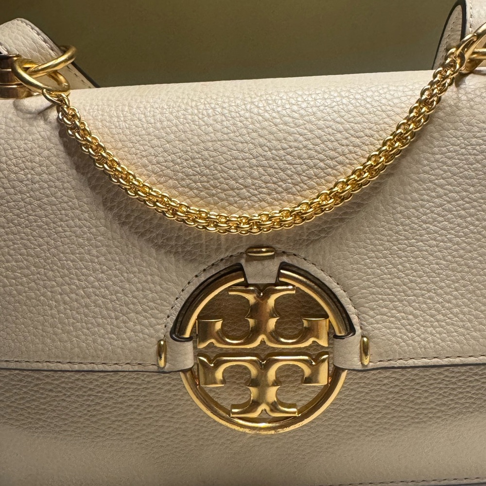 Tory Burch Cream Shoulder Bag with Gold Accents - Picture 4 of 11